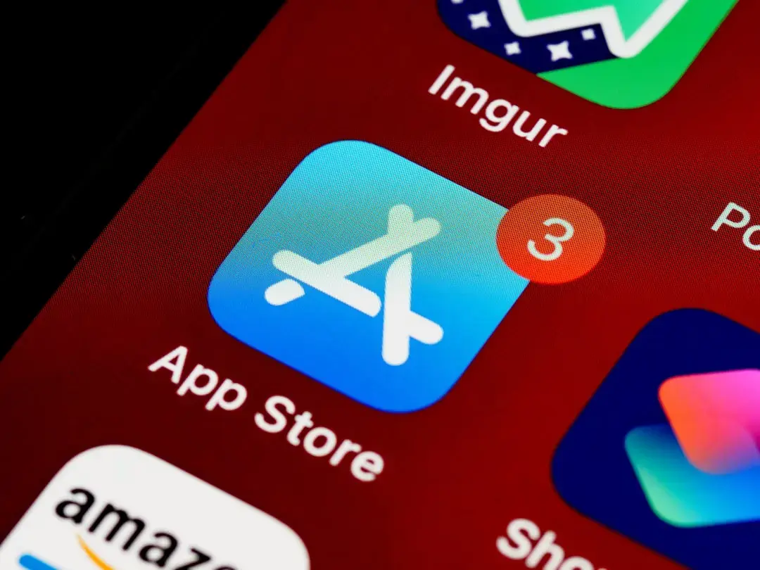 App Store: Întrebări noi pentru ratingurile de vârstă la aplicațiile sociale