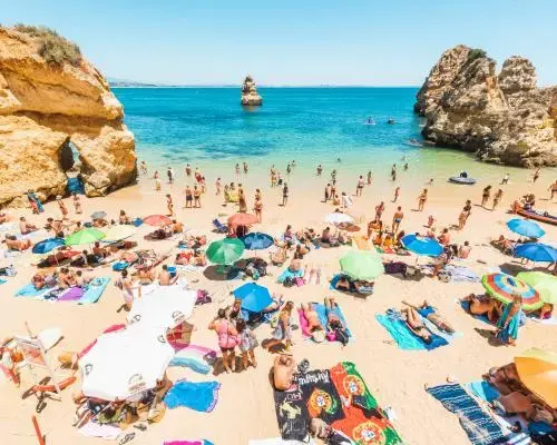 Campurile de bătălie de coastă: partea întunecată a boomului turistic al Europei