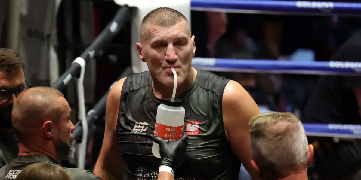Coșmar în ring: Mariusz Wach, învins brutal de șase adversari simultan