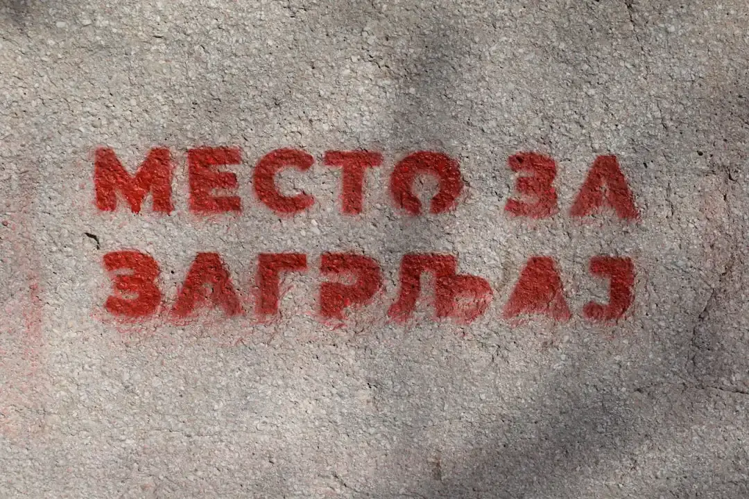 De ce bărbații au ieșit în sfârșit din „exilul” sandalelor