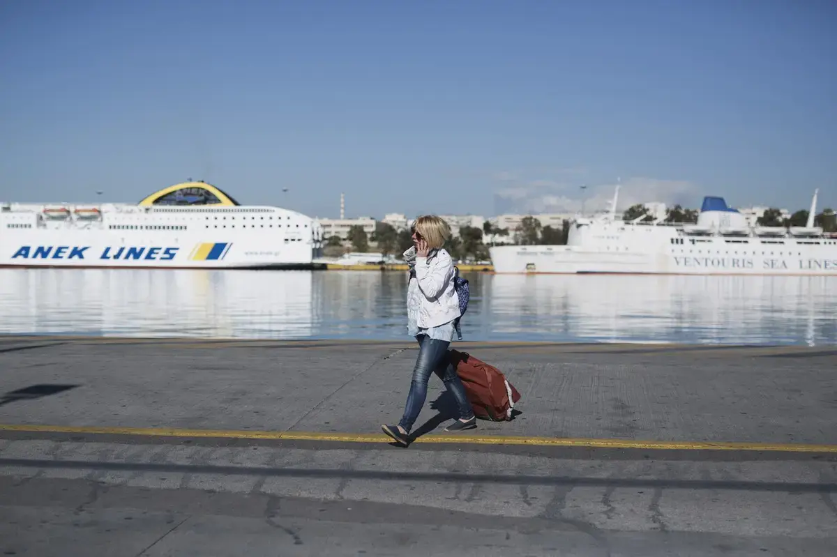 Greva generală paralizează Grecia și afectează mii de turiști