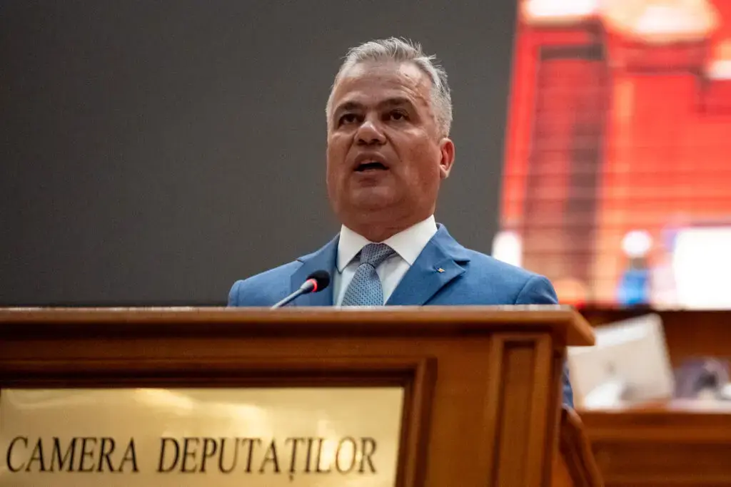 Guvernul Văstea picat la votul de învestire, doar 189 de voturi „pentru