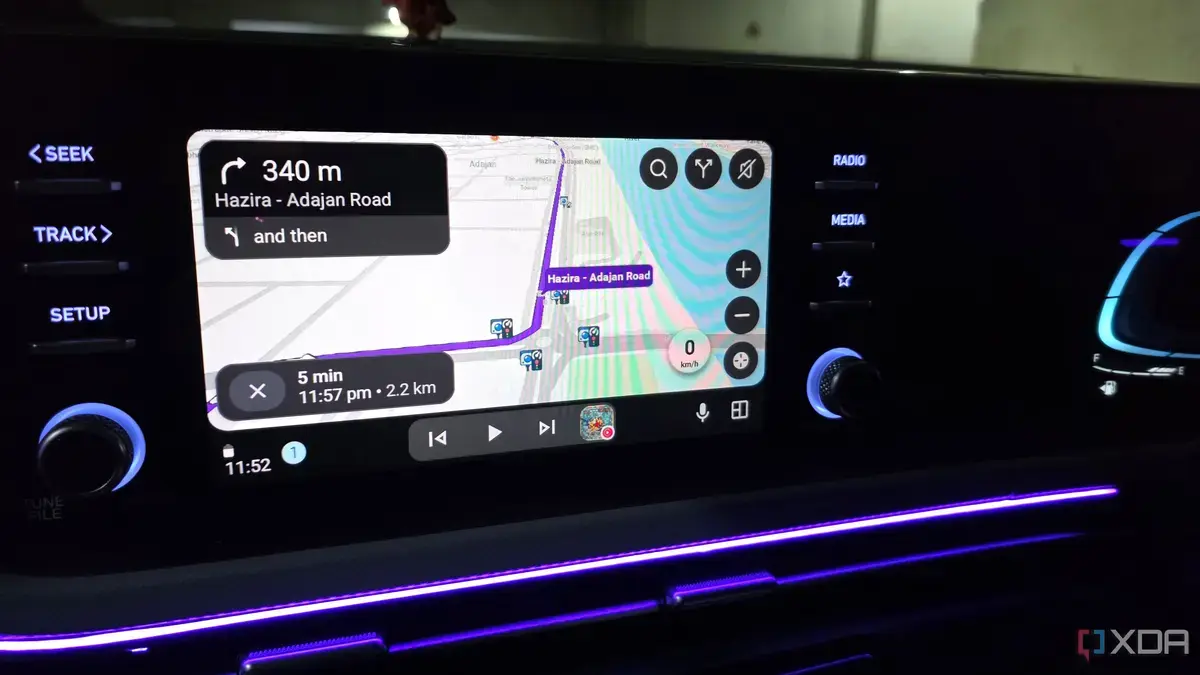 Îmbunătățirea siguranței rutiere cu Android Auto
