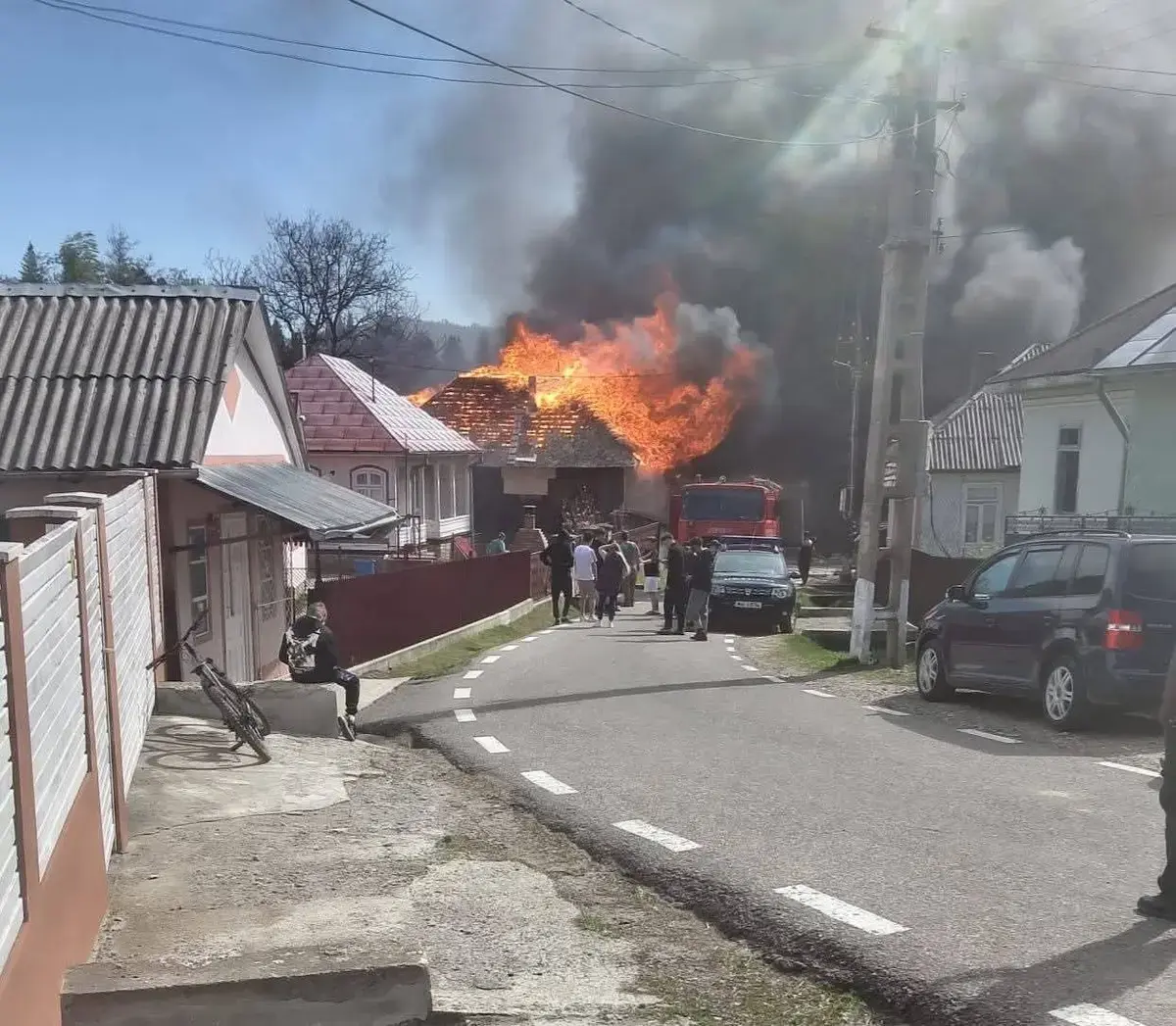 Incendiul devastator din Rucăreni: 32 de case afectate