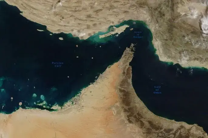 Iranul controlează traficul maritim prin strâmtoarea Hormuz