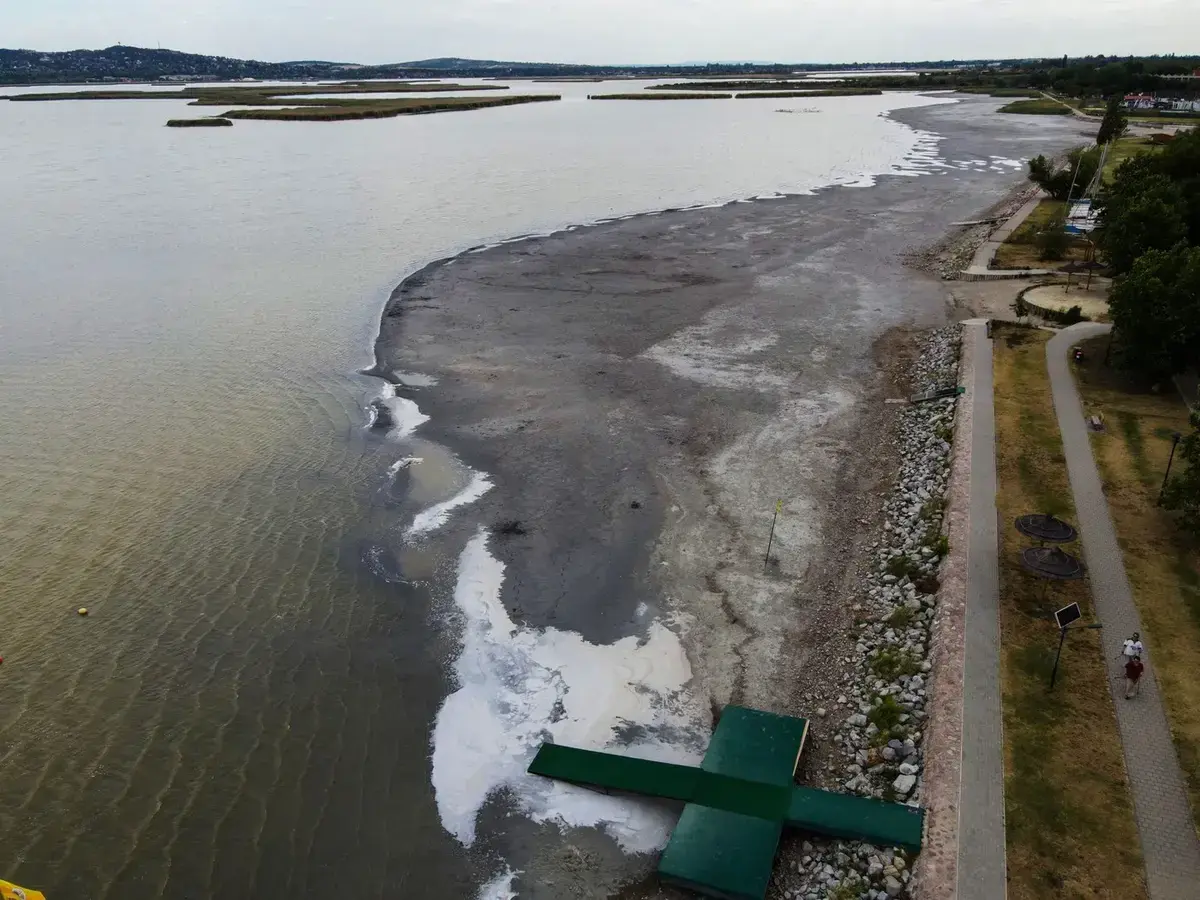 Lacul Velence, o perlă a Ungariei, amenințat de secetă și acțiunile umane