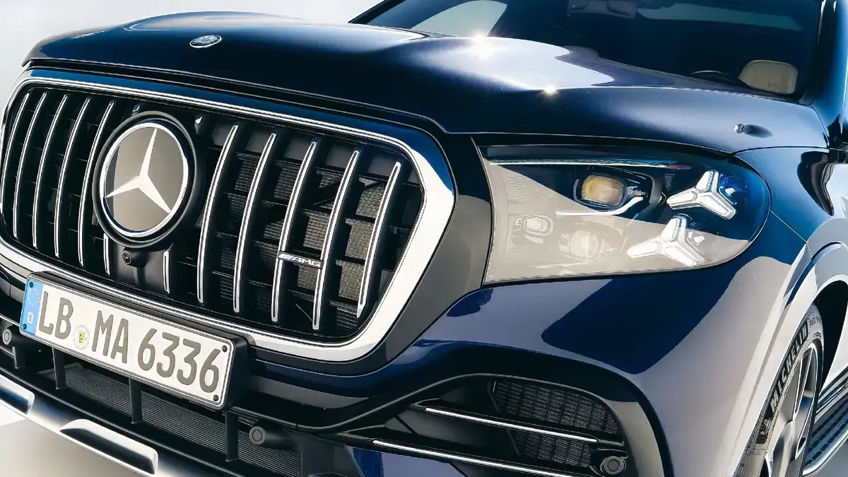 Mercedes-AMG lansează noile super SUV-uri V8