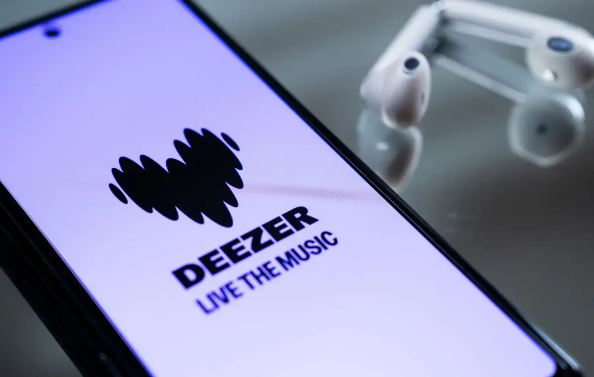 Muzica generată de IA depășește acum 50% din încărcările zilnice pe Deezer