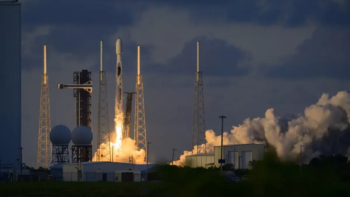 Racheta SpaceX, pe cale să lovească Luna: Ce consecințe ne așteaptă?