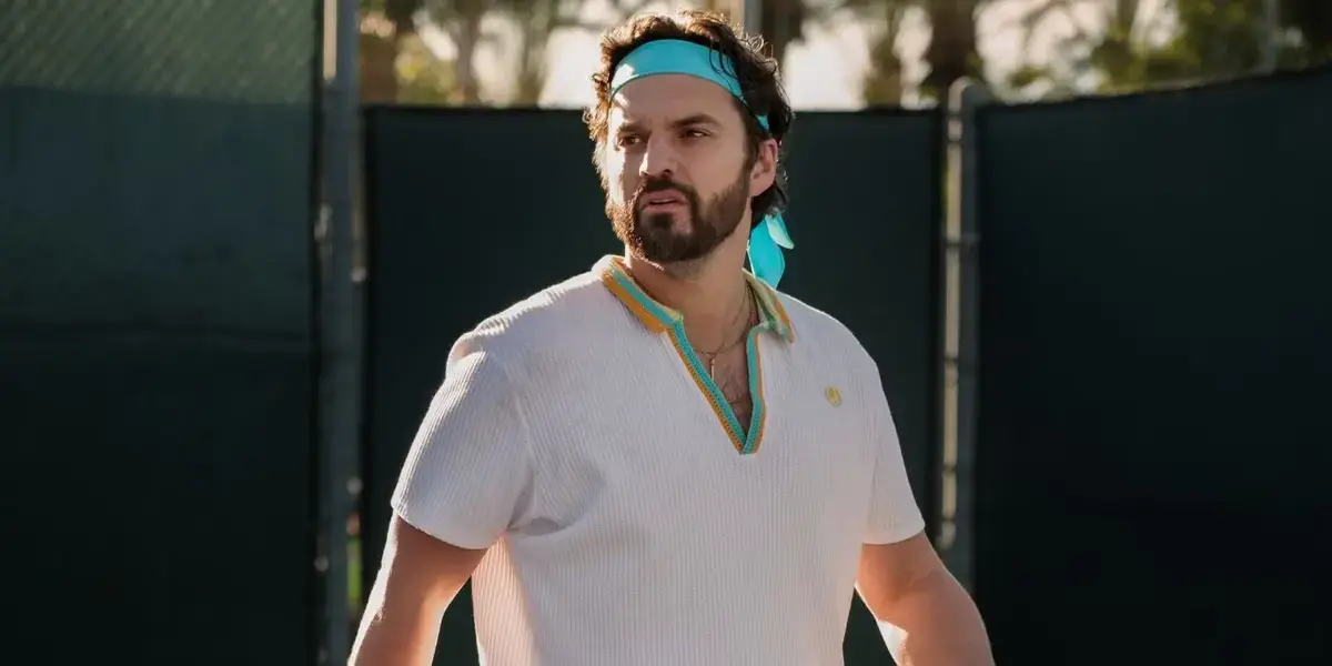 „The Dink” lovește decisiv: Jake Johnson, asul din mânecă al comediei Apple TV