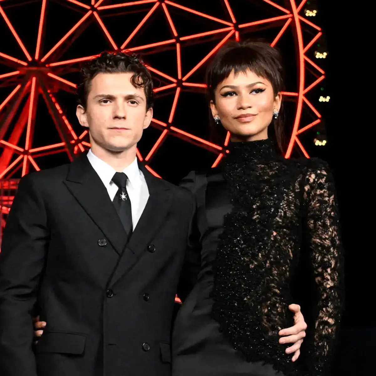 Tom Holland o numește pe Zendaya „soția mea” în public