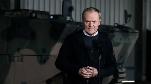 Tusk avertizează: NATO riscă destrămarea după retragerea trupelor din Germania