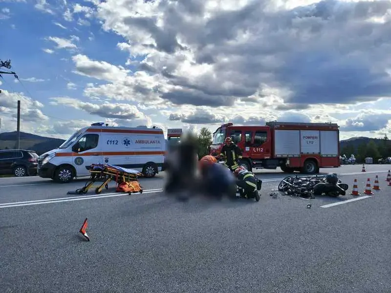 Un motociclist a murit într-un accident în Pasul Mestecăniș, după ce motocicleta s-a ciocnit cu un autoturism/