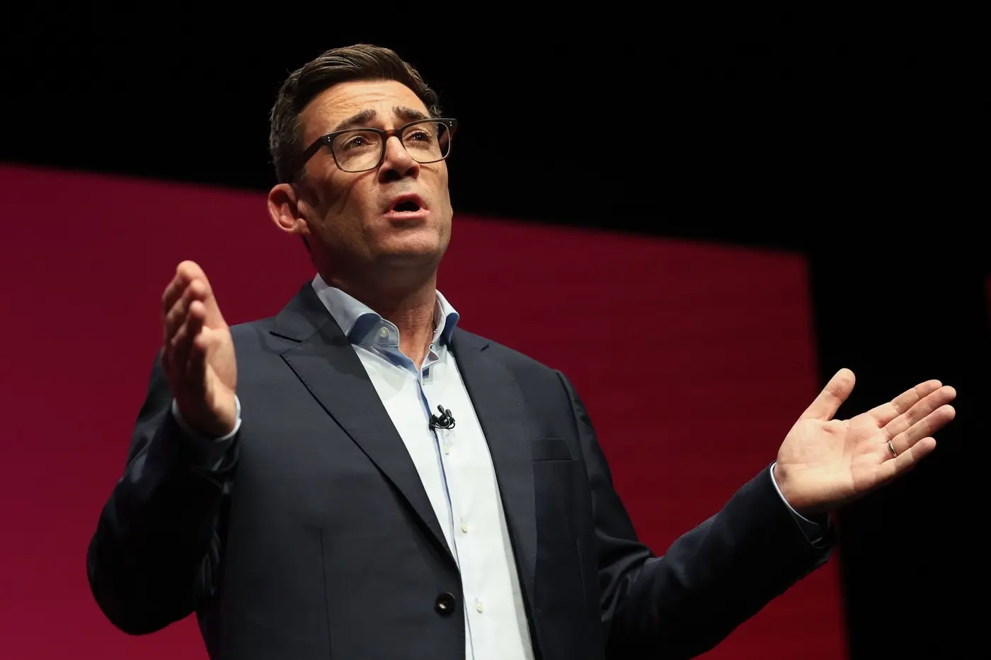 Andy Burnham indicii puternice privind spatele incidentului la baza militară