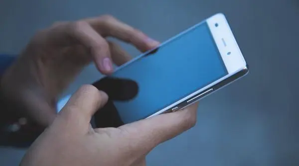 Când e momentul să schimbi telefonul și când plătești doar pentru marketing