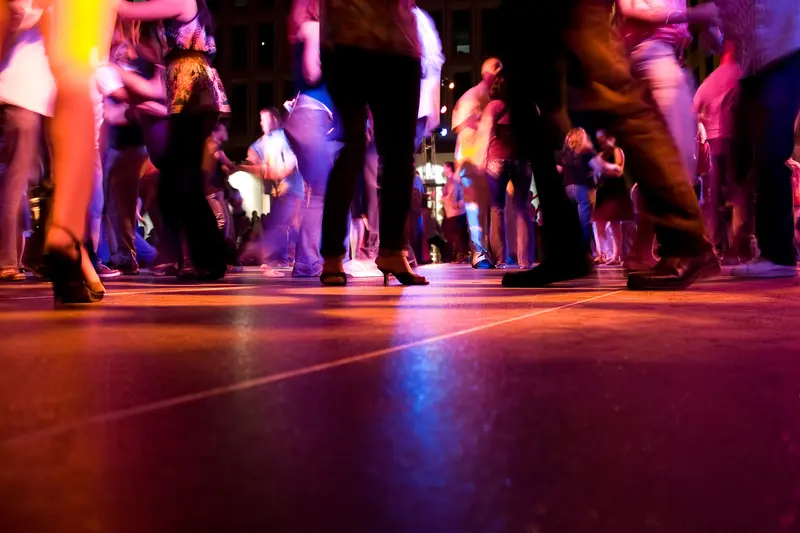 Dansator nigerian încearcă să danseze neîntrerupt șapte zile pentru record mondial