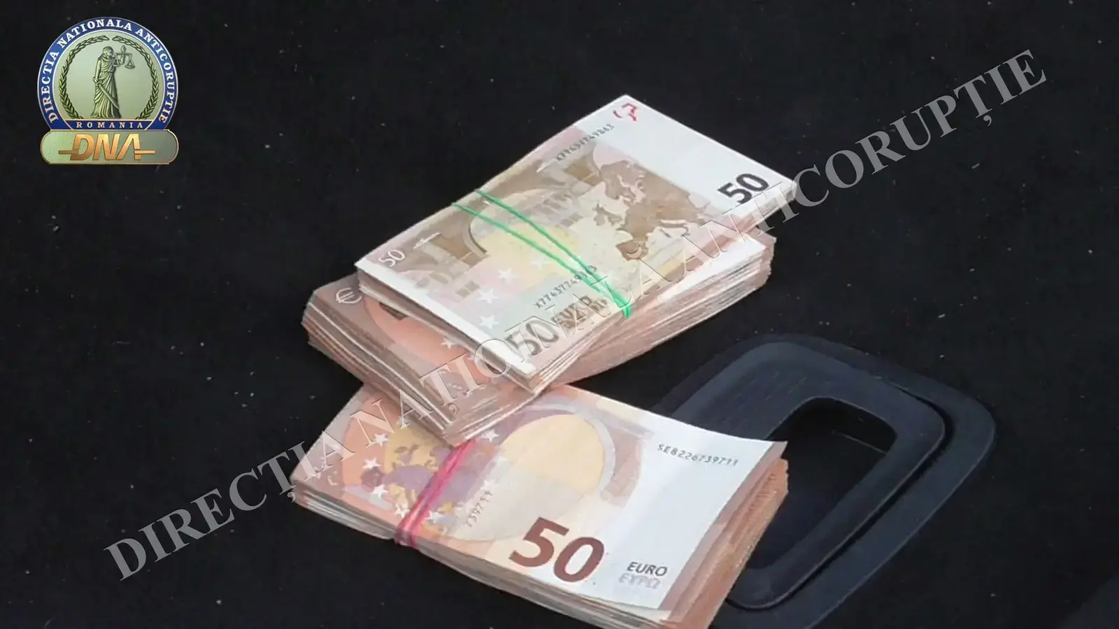 DNA a prins în flagrant un intermediar care cerea 11.000 de euro pentru a „rezolva” probleme la ANAF