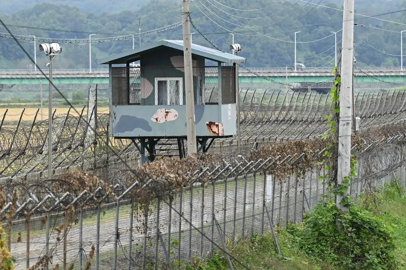 Explozie în DMZ: trei soldați sud-coreeni răniți în sectorul vestic