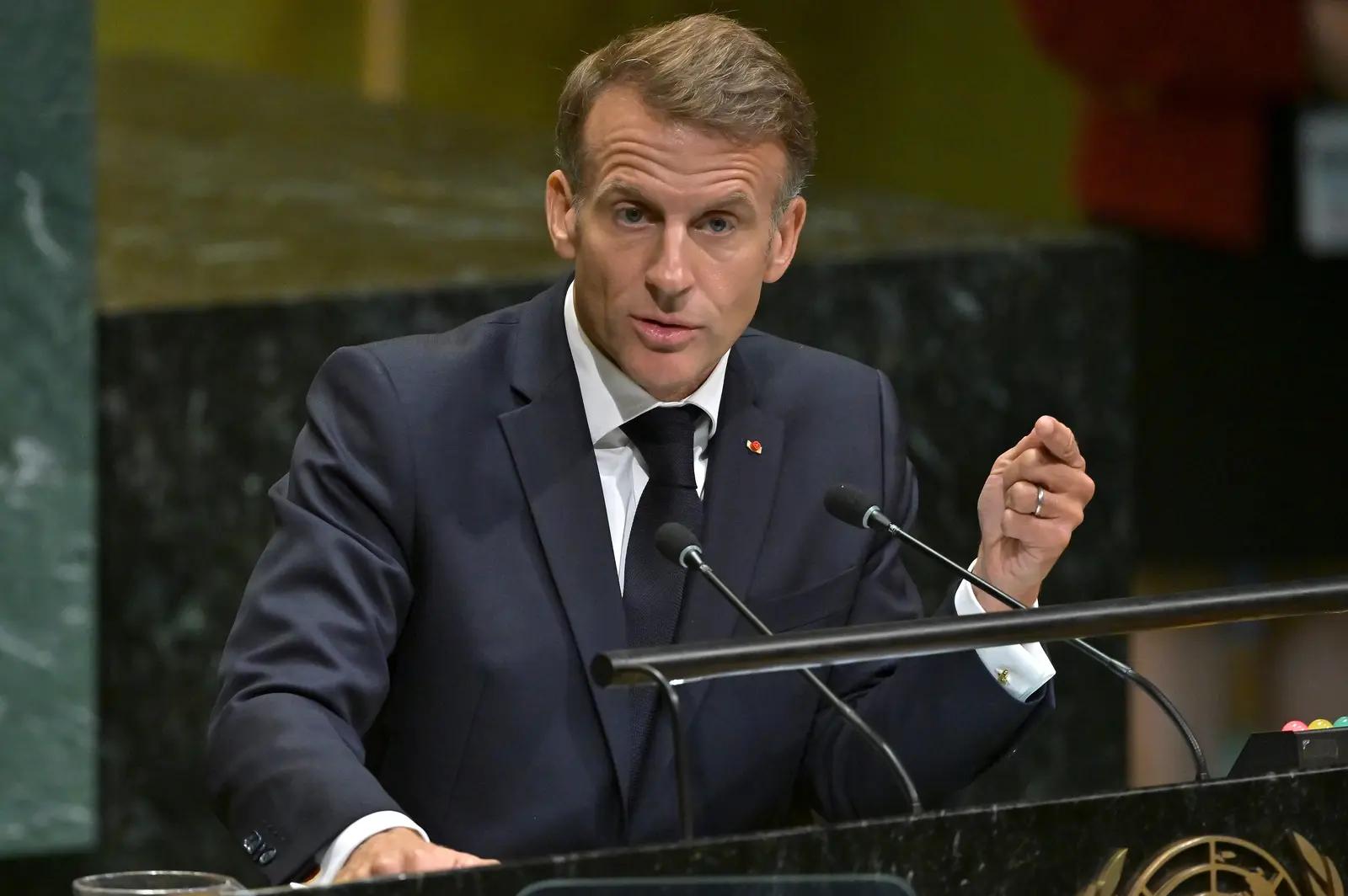 Macron avertizează: Franța ar putea fi ținta unui atac rusesc cu dronă explozivă