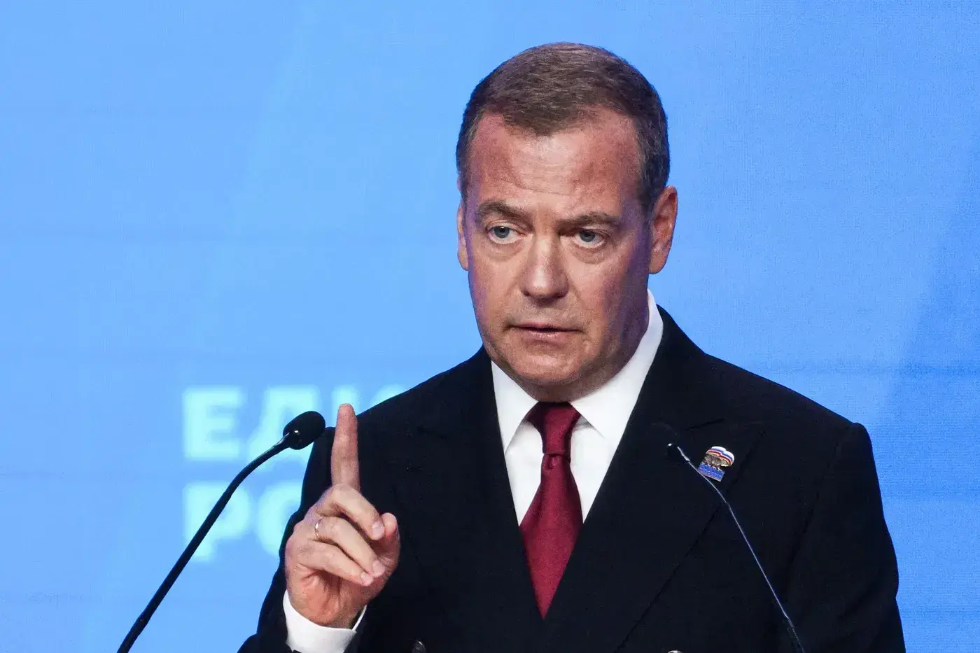 Medvedev cere răspuns militar direct la sancțiunile americane