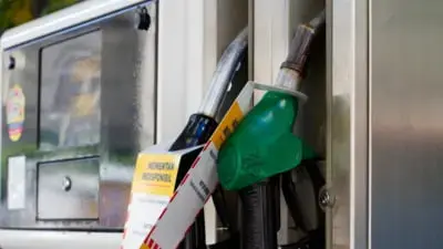 Motorina se apropie de 11 lei pe litru în România