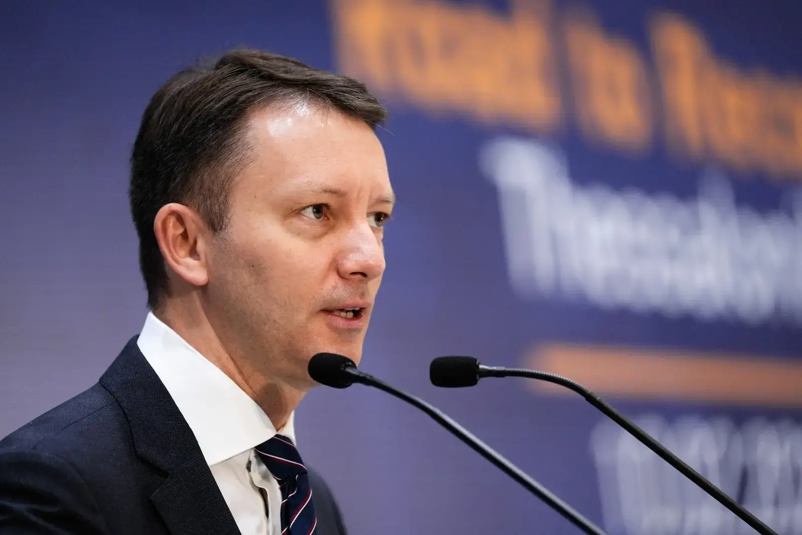 Mureșan prezintă programul de guvernare: scăderea taxelor pe salarii și conturi de economii pentru copii