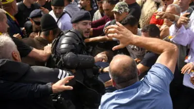 Percheziții de amploare în Capitală și 15 județe după violențele de la protestul oierilor