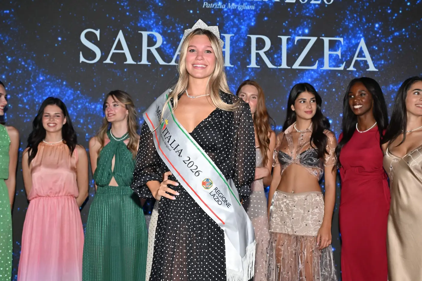 O româncă de 18 ani a cucerit Italia: Sarah Rizea, noua regină a frumuseții și campioană la înot
