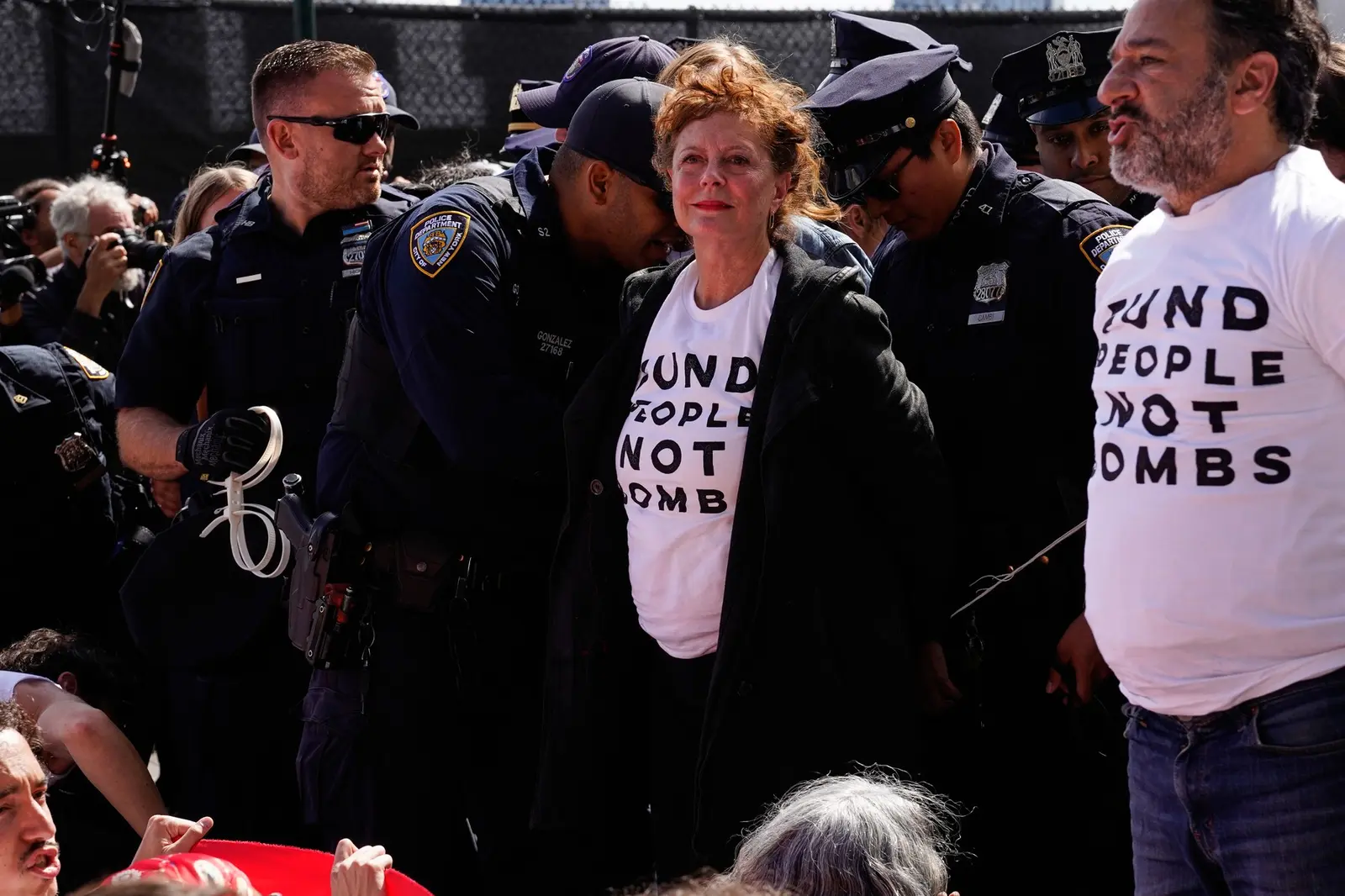 Susan Sarandon și Hannah Einbinder, reținute la protestul anti-Netanyahu din New York