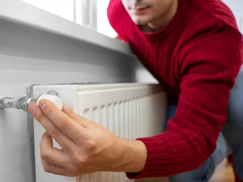 8 trucuri simple pentru facturi de încălzire mai mici iarna