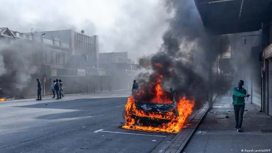 Africa de Sud anulează directive privind azilul în urma protestelor violente