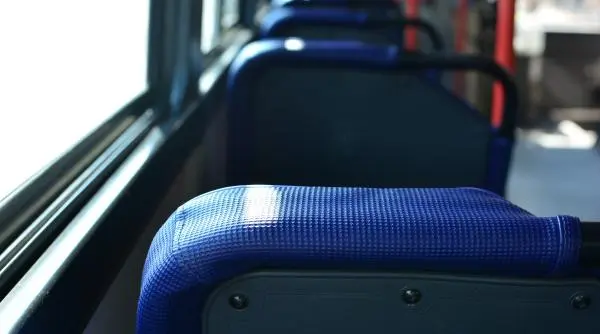 Autobuz lovit de schije în apropierea punctului de trecere a frontierei Palanca