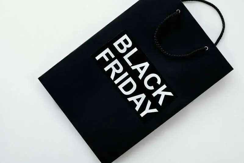 Cum să îți faci lista de Black Friday ca să eviți cumpărăturile impulsive