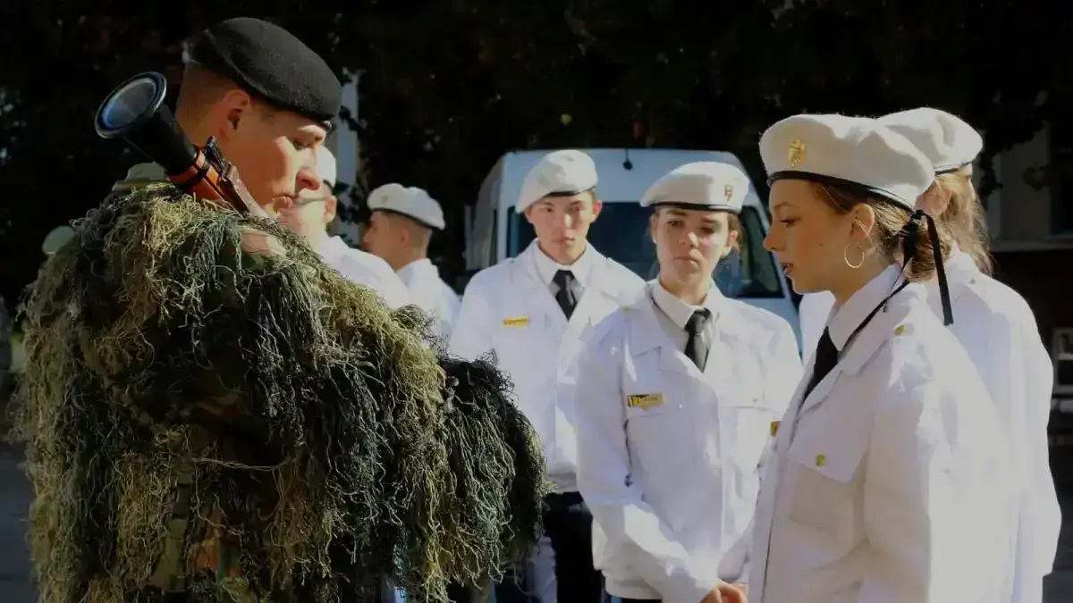 Bobocii Colegiului Militar din Alba Iulia vizitează unități militare din Turda