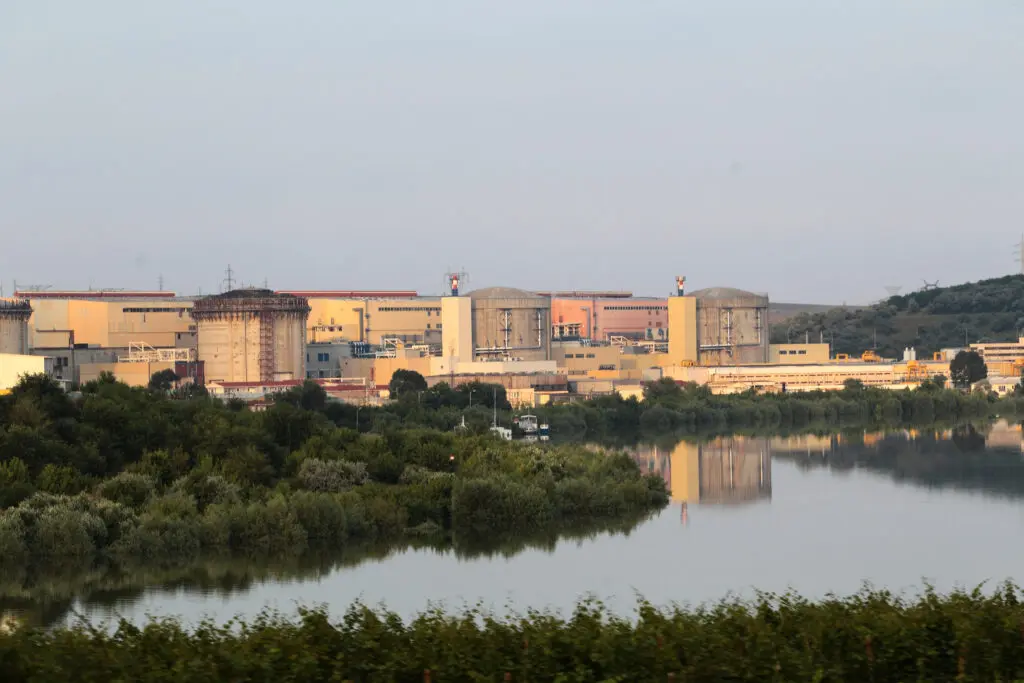 cele două reactoare rămân oprite din cauza nivelului Dunării, fără riscuri pentru securitatea nucleară