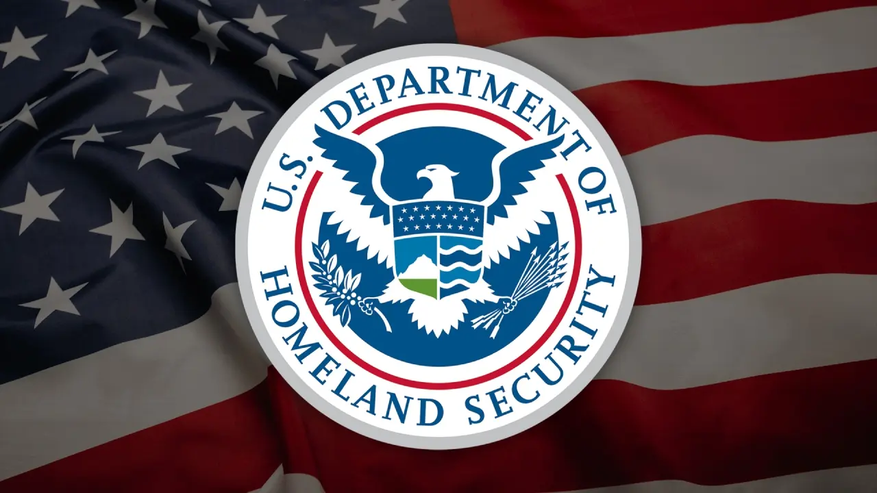 Datele a peste 41.000 de agenți americani, expuse pe internet: O nouă breșă uriașă de securitate la Washington