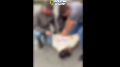 Doi tineri de 19 ani, arestați la Brașov pentru șantaj, tâlhărie și fraudă