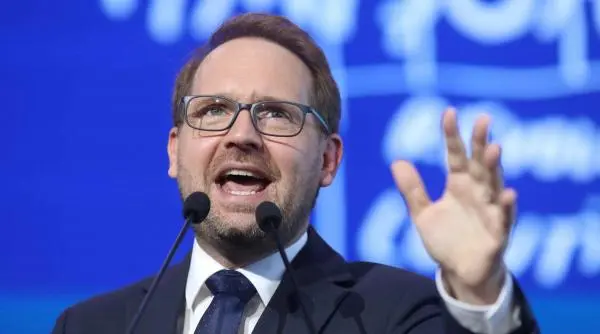 Dominic Fritz cere alegeri anticipate: „Nu ne putem hotărî din teama unui rezultat