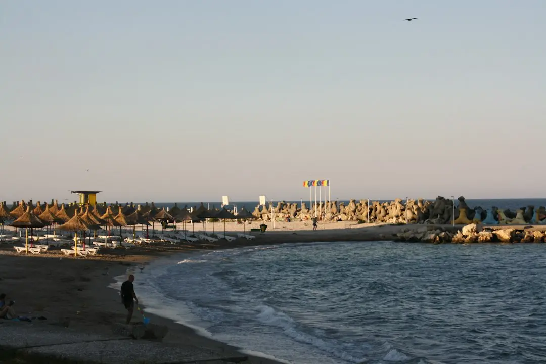 Drone detectate în Marea Neagră: una a intrat în spațiul aerian românesc, patru avioane la sol