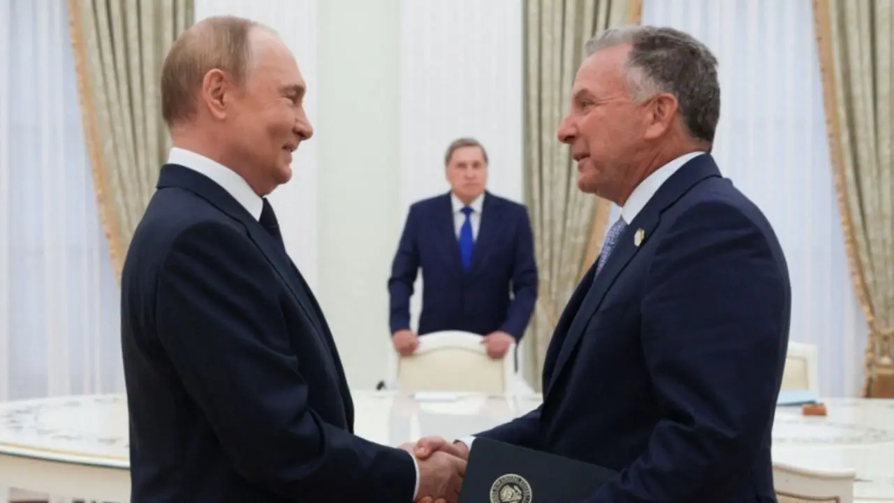 Emisarul lui Trump a ajuns din nou în Rusia, dar nu la Moscova. Unde i-a dat Putin întâlnire lui Witkoff de această dată