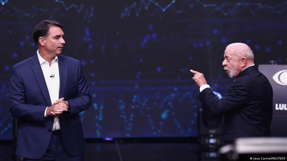 Scântei în Brazilia: Lula și Bolsonaro, atacuri dure în prima dezbatere TV directă