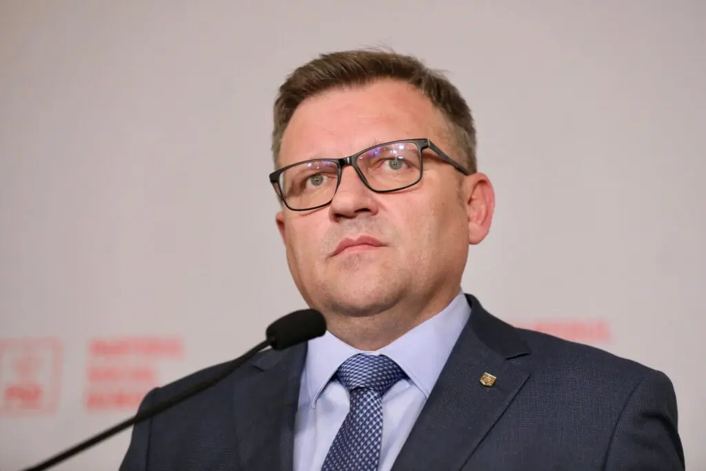 De la volanul Protecției Copilului, la cârma educației: Ascensiunea neașteptată a lui Marius Budăi