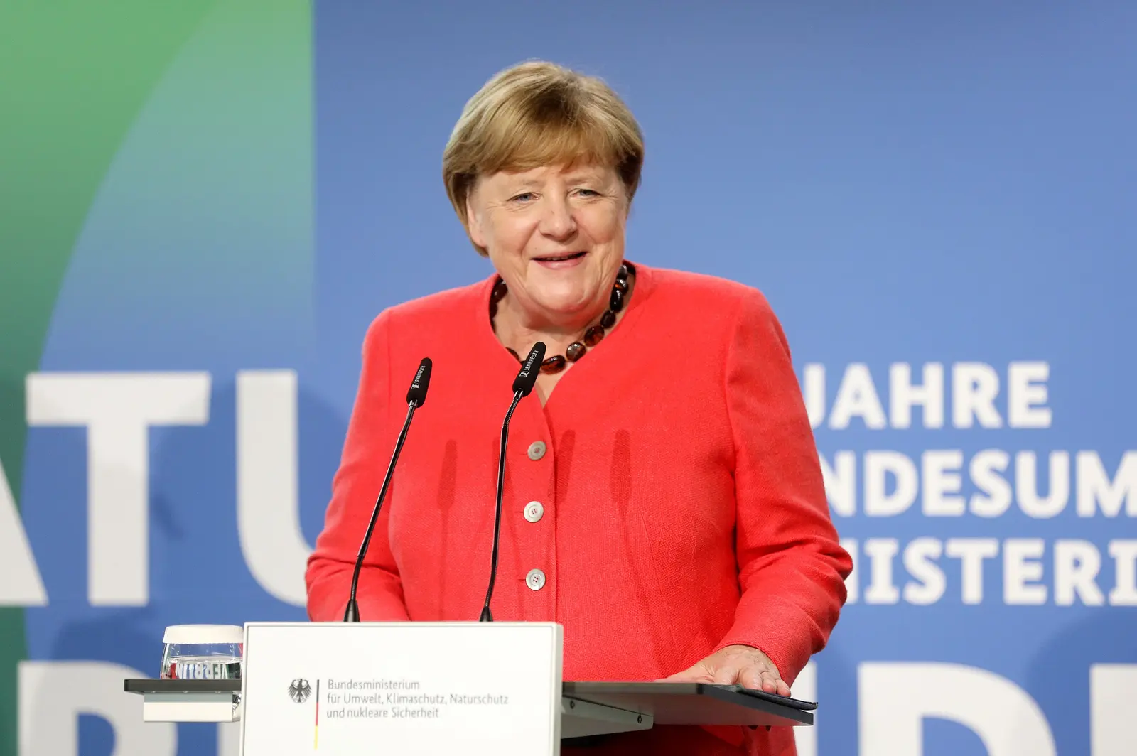 Merkel sprijină o femeie pentru șefia statului
