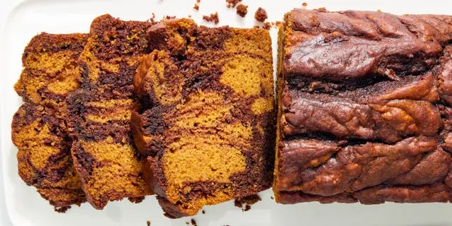 Pâine rapidă cu swirl de dovleac și Nutella — rețeta de toamnă pe care o iubești