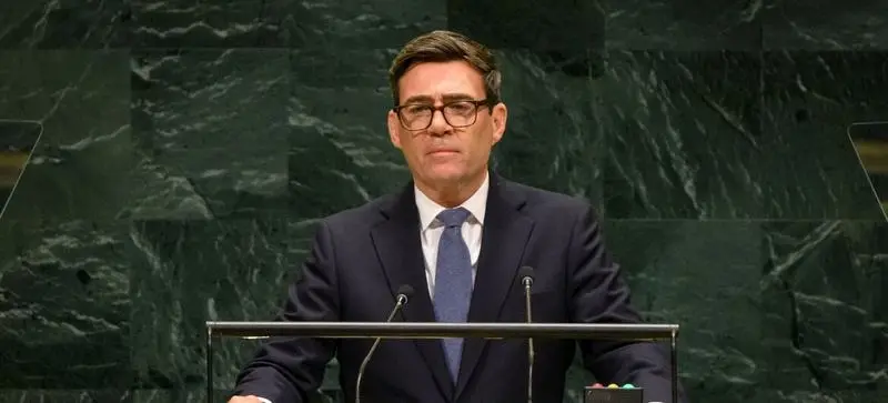 Premierul britanic Andy Burnham susține că incidentul de lângă baza aeriană Fairford a fost „aproape orchestrat”