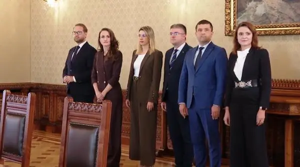 USR se retrage din consultările cu Nicușor Dan, Fritz susține alegerile anticipate ca soluție sinceră